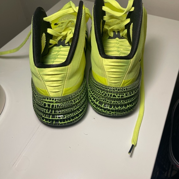 2013 Nike hyperdunks, neon green - Picture 5 of 5